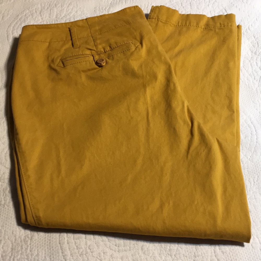 Land’s end cropped/traveling pants. S-18P